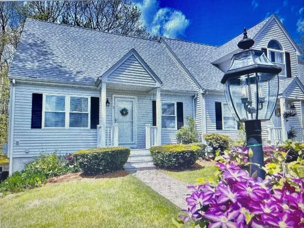 68 Gatsby Dr APT 3, Raynham, MA 02767