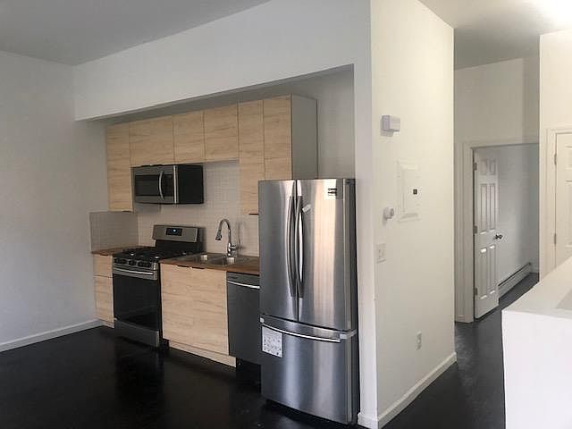 2nd image of 1215 Evergreen Ave Floor 2