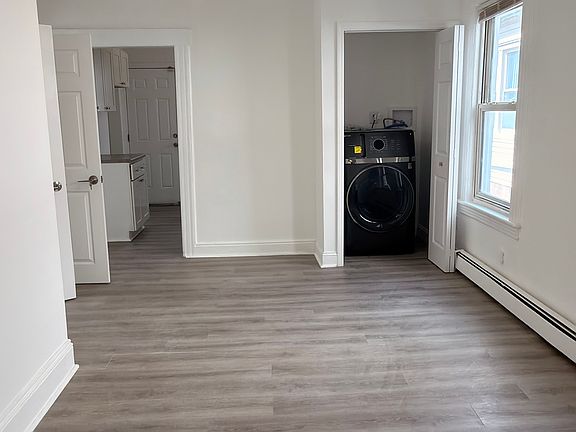 4th image of 354 Summer St Floor 1