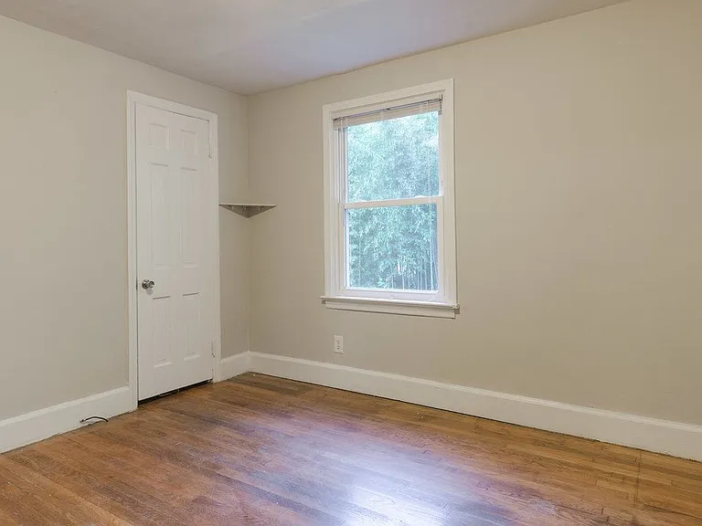 1233 Cheshire Ave — Photo 13