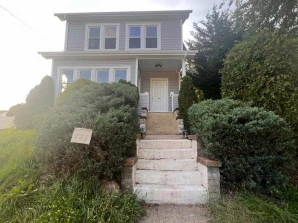 186 Old Rd, Sewaren, NJ 07077