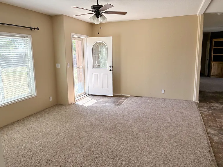 2203 N Travis Way — Photo 5
