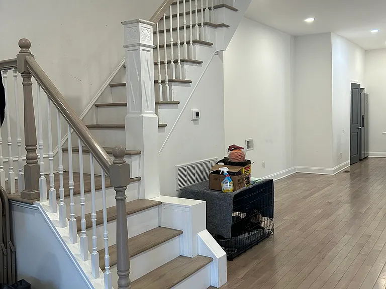 2301 W Cumberland St — Photo 8