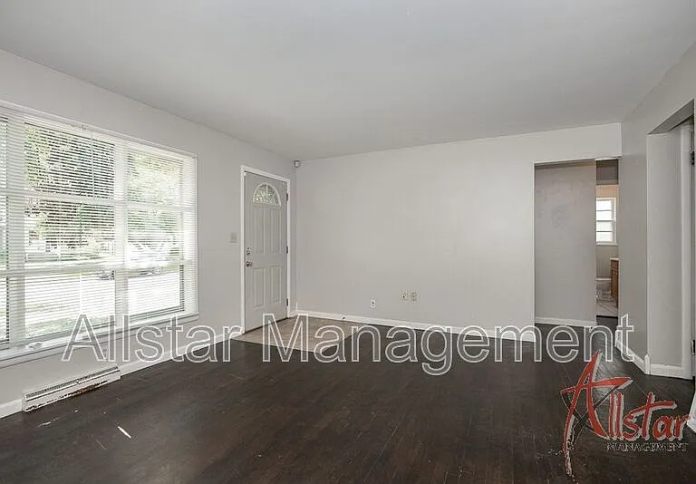 1617 Osage Ave — Photo 5