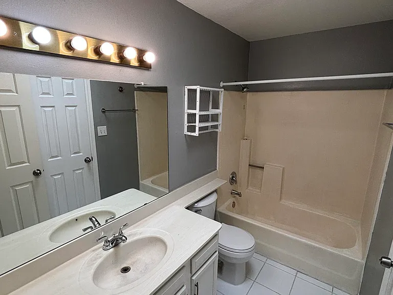 15801 N 29th St #1 — Photo 18