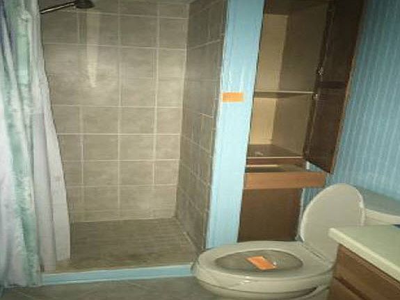 3rd image of 1662 Gregory Ave