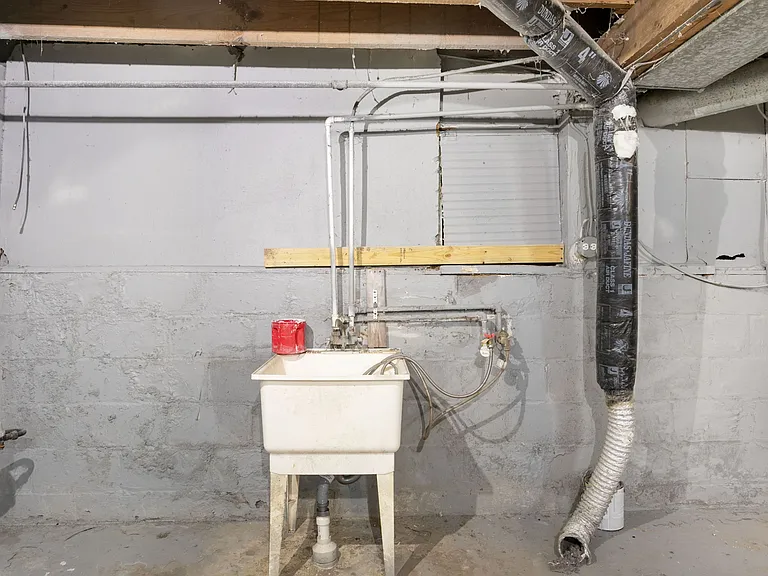 Basement Sink with Laudry Hook ups