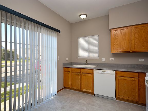 5th image of 51 Heather Glen Dr #116C