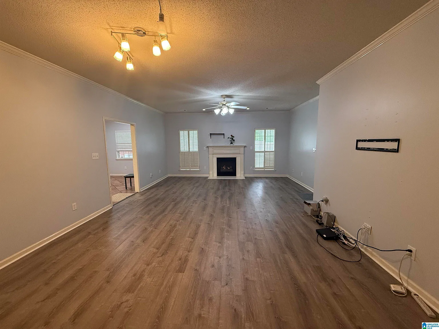 3 bed, 2.0 bath, $1,700 — Photo 2