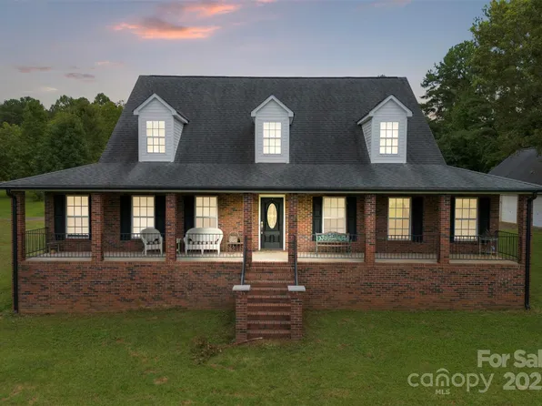 908 Ramseur Rd, Bessemer City, NC 28016