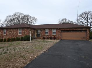 507 Grouse Ln, Boiling Springs, SC 29316