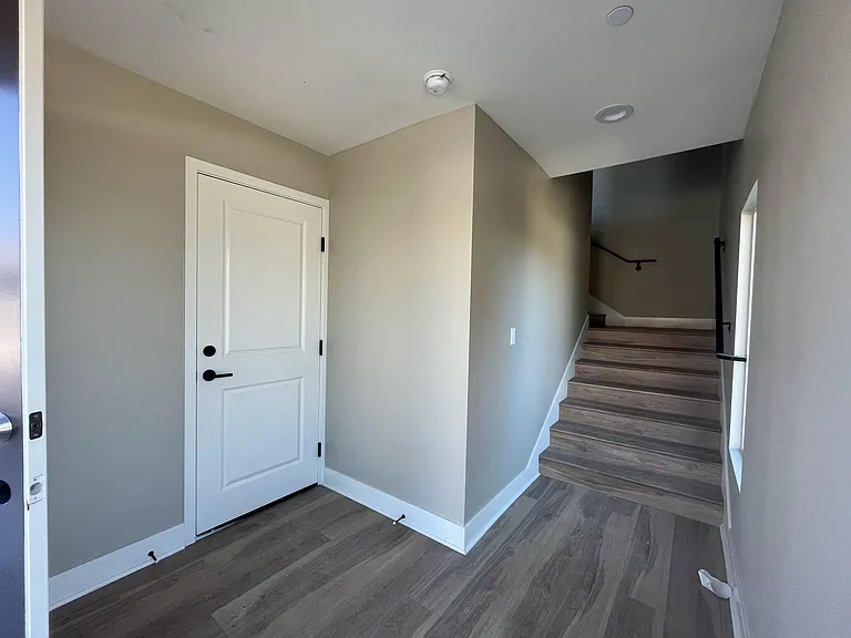 116 W Marshall St #A-F — Photo 3