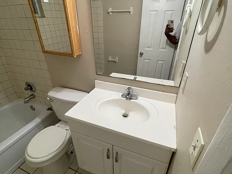 1517 Jupiter Ave — Photo 9