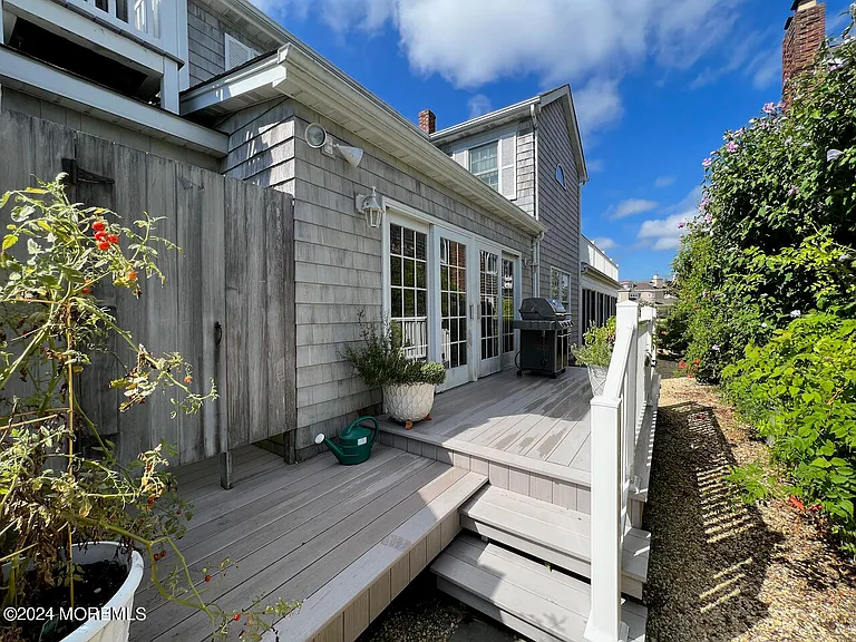 980 Barnegat Ln — Photo 16