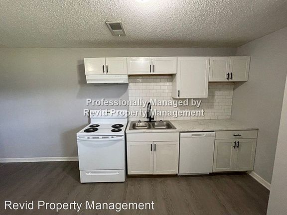 3rd image of 34 N Idlewild St #2B