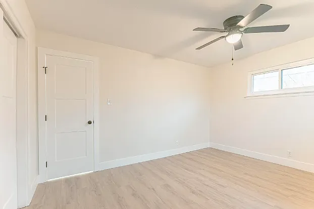 733 Roberta Dr — Photo 13