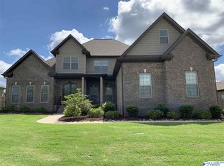 22580 Bluffview Dr, Athens, AL 35613
