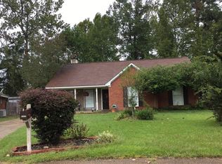 2037 Red Oak Dr, Brandon, MS 39042