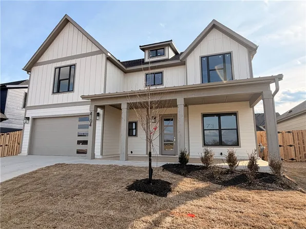 4104 Erin Dr, Rogers, AR 72758