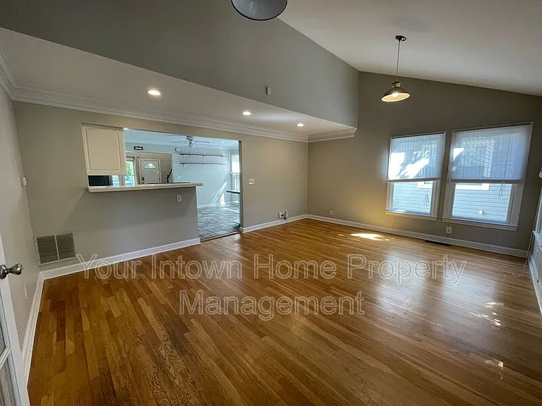 1207 Oglethorpe Ave — Photo 18