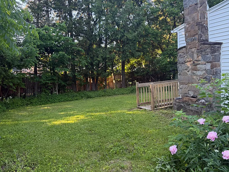 12 Sherrill Ln — Photo 3