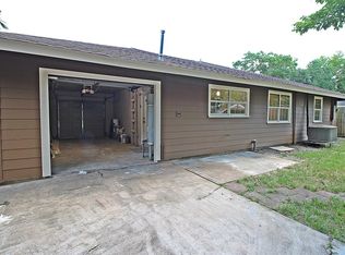 721 Heron Ln, Pasadena, TX 77502