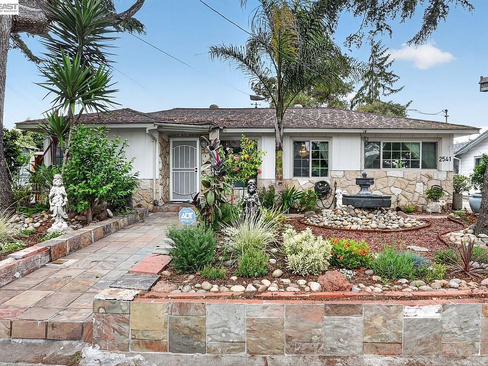 1st image of 2541 Marina Blvd