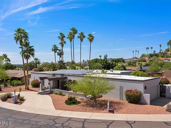 5th image of 2038 E Gardenia Ave