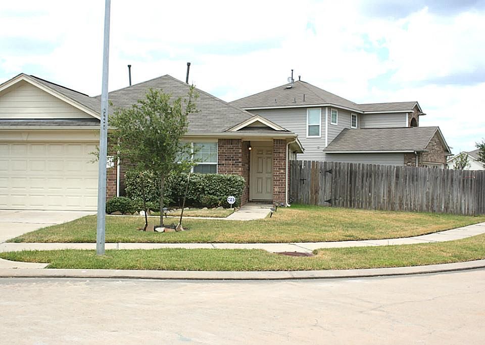 1st image of 5827 Le Carpe Plantation Ct