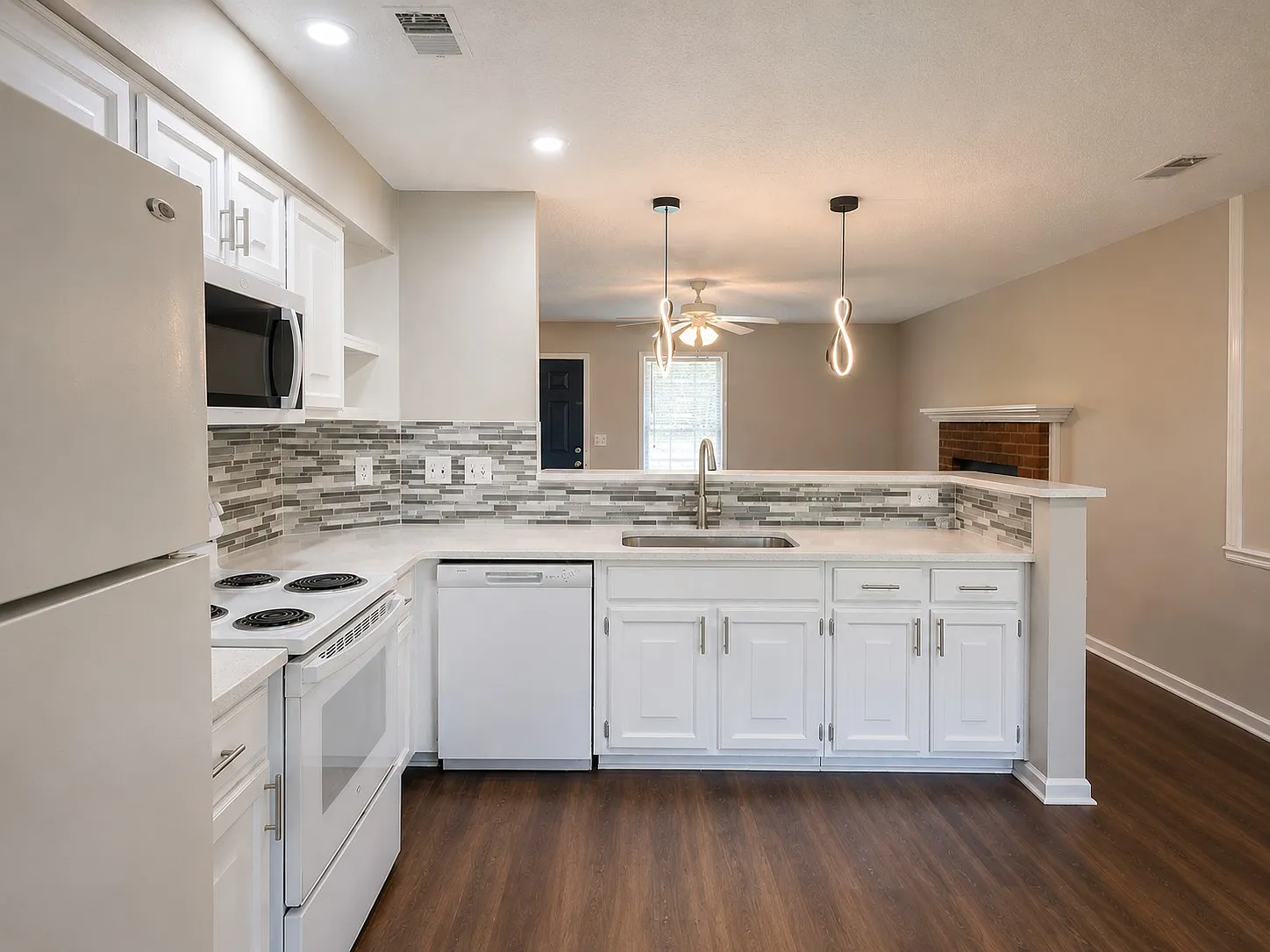 3 bed, $1,750 — Photo 2