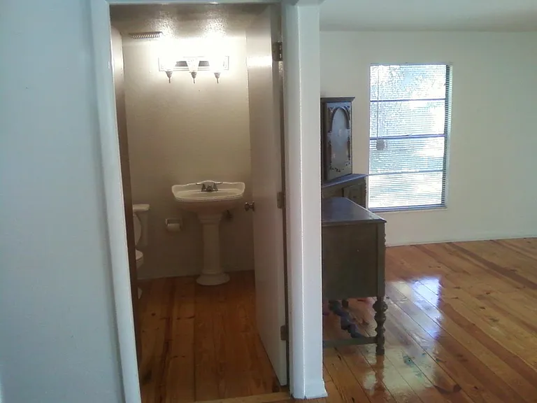 7205 S Manhattan St — Photo 5