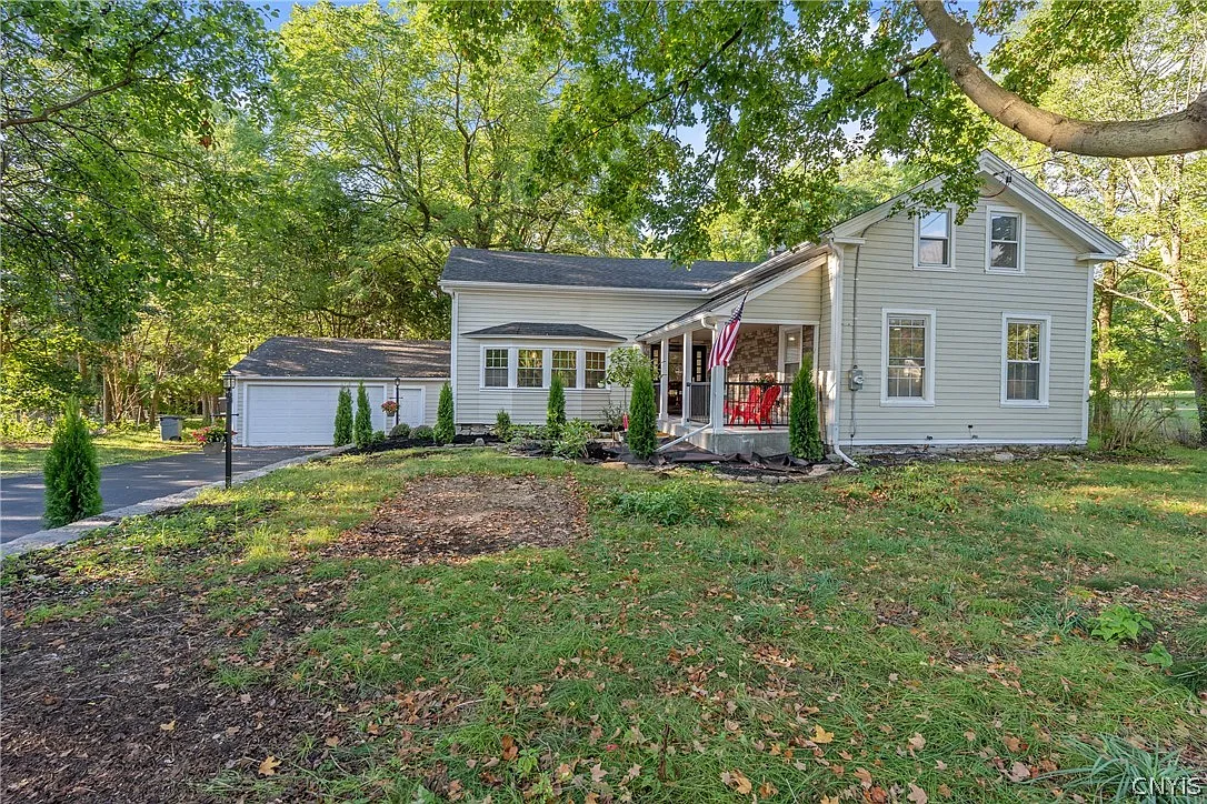 4 bed, 2.0 bath, 2331 sqft, $2,850 — Photo 1