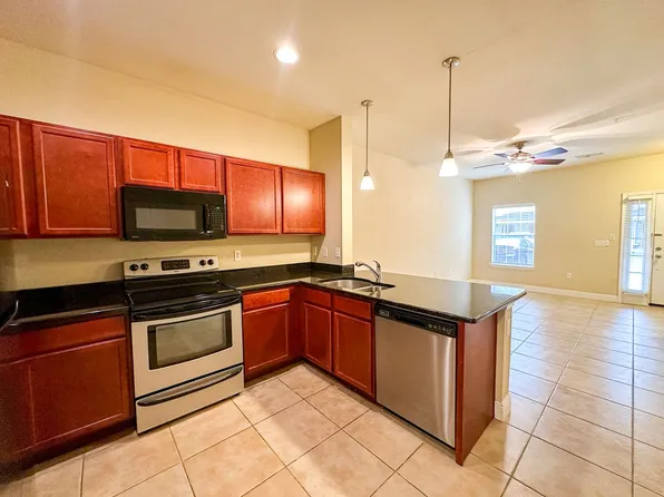 2946 SW 35th Pl APT 41, Gainesville, FL 32608