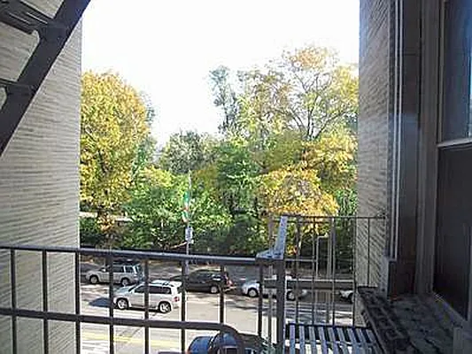 Rented by Immac Realty | media 35