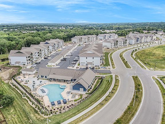 3rd image of 8101 NW Barrybrooke Dr #6-6202