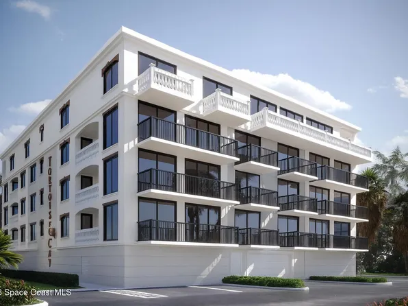 327 Wilson Ave #202, Cocoa Beach, FL 32931