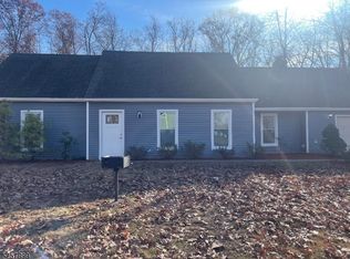 30 Crown Rd, Somerset, NJ 08873