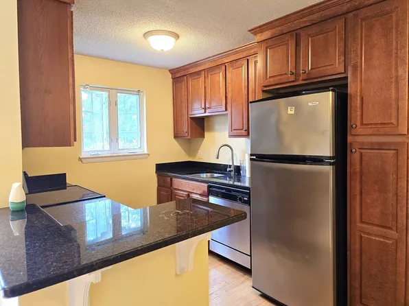 9 Adam St APT 13, South Easton, MA 02375