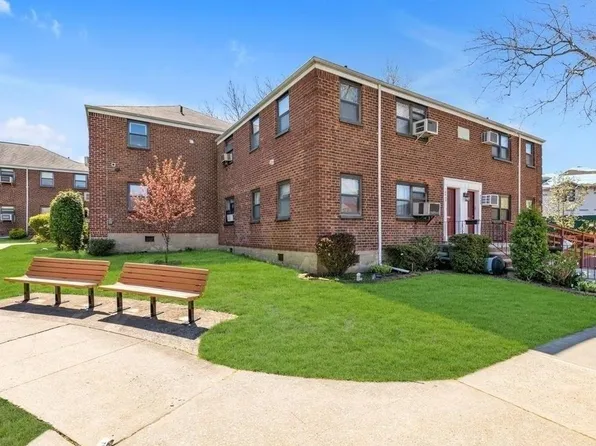 160-52 Willets Point Boulevard 1st Fl, Whitestone, NY 11357