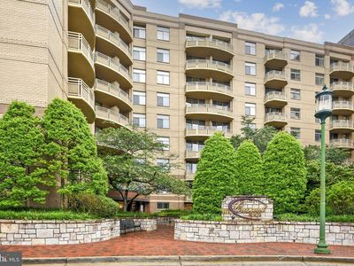 7111 Woodmont Ave APT 512, Bethesda, MD, 20815