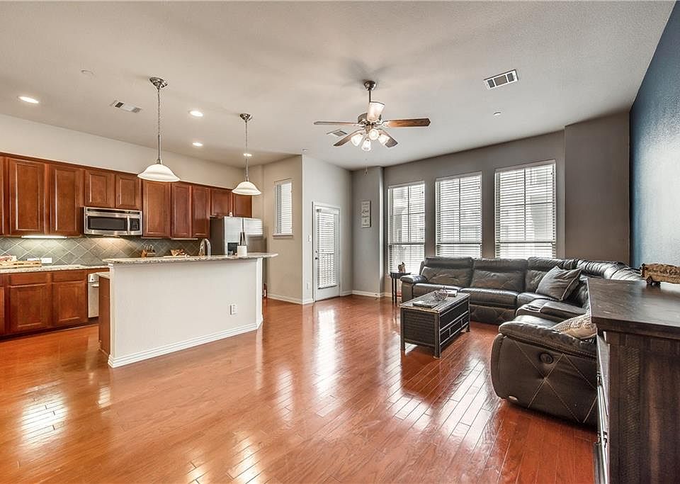 1st image of 2326 Stutz Dr Unit 104
