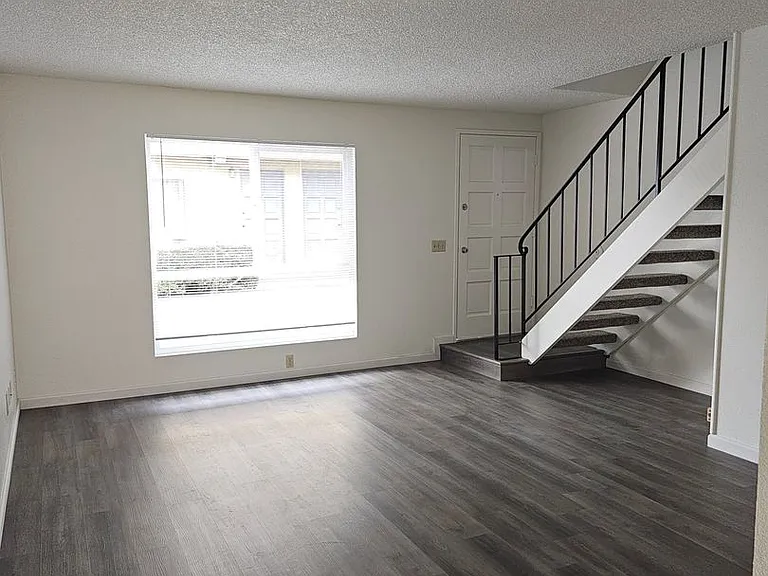 1418 & 1420 Carmel St — Photo 5