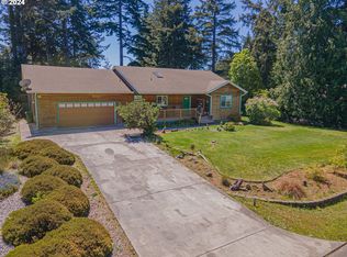 1178 11th St SE, Bandon, OR 97411