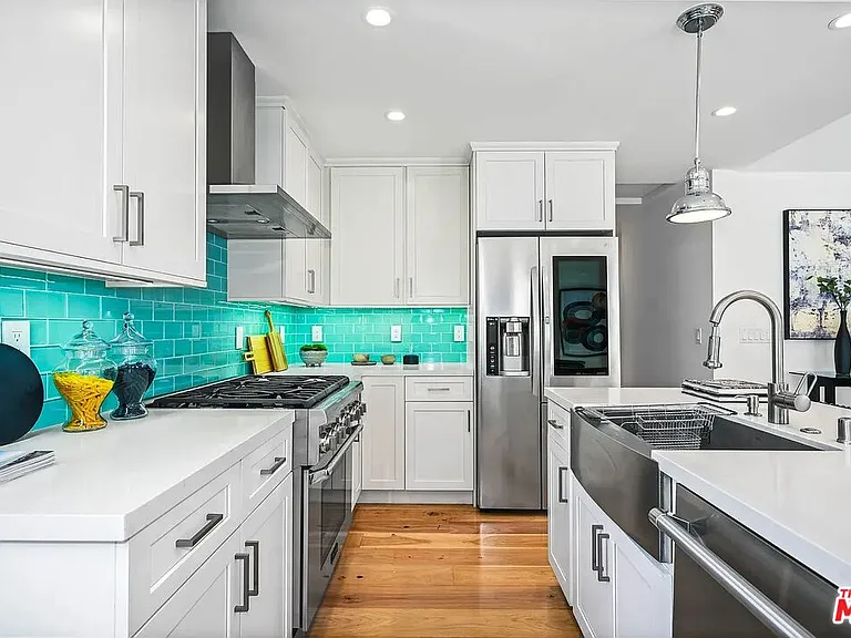 2751 Midvale Ave — Photo 9