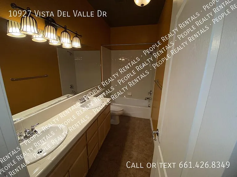 10927 Vista Del Valle Dr — Photo 8