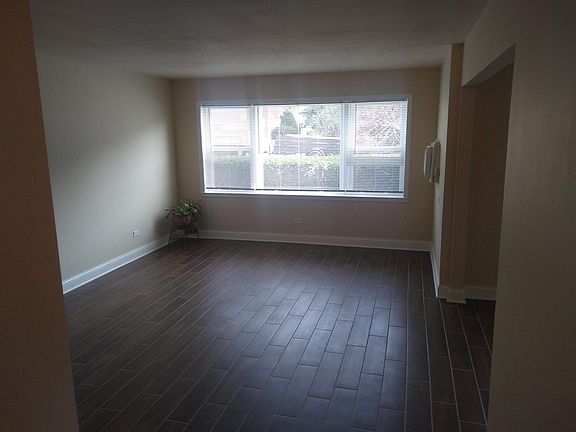 2nd image of 1124 Arnold Ct #1