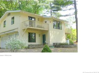 77 Quail Hollow Dr, Southington, CT 06489