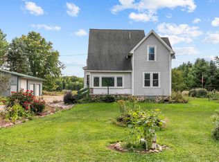 E8569 Island Rd, Manawa, WI 54949
