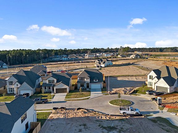 A view of your home, cul-de-sac lot and community.