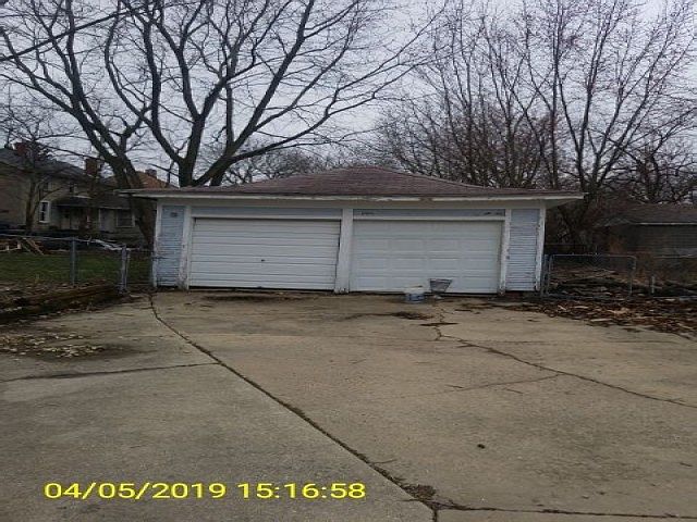 2nd image of 415 S Chestnut St